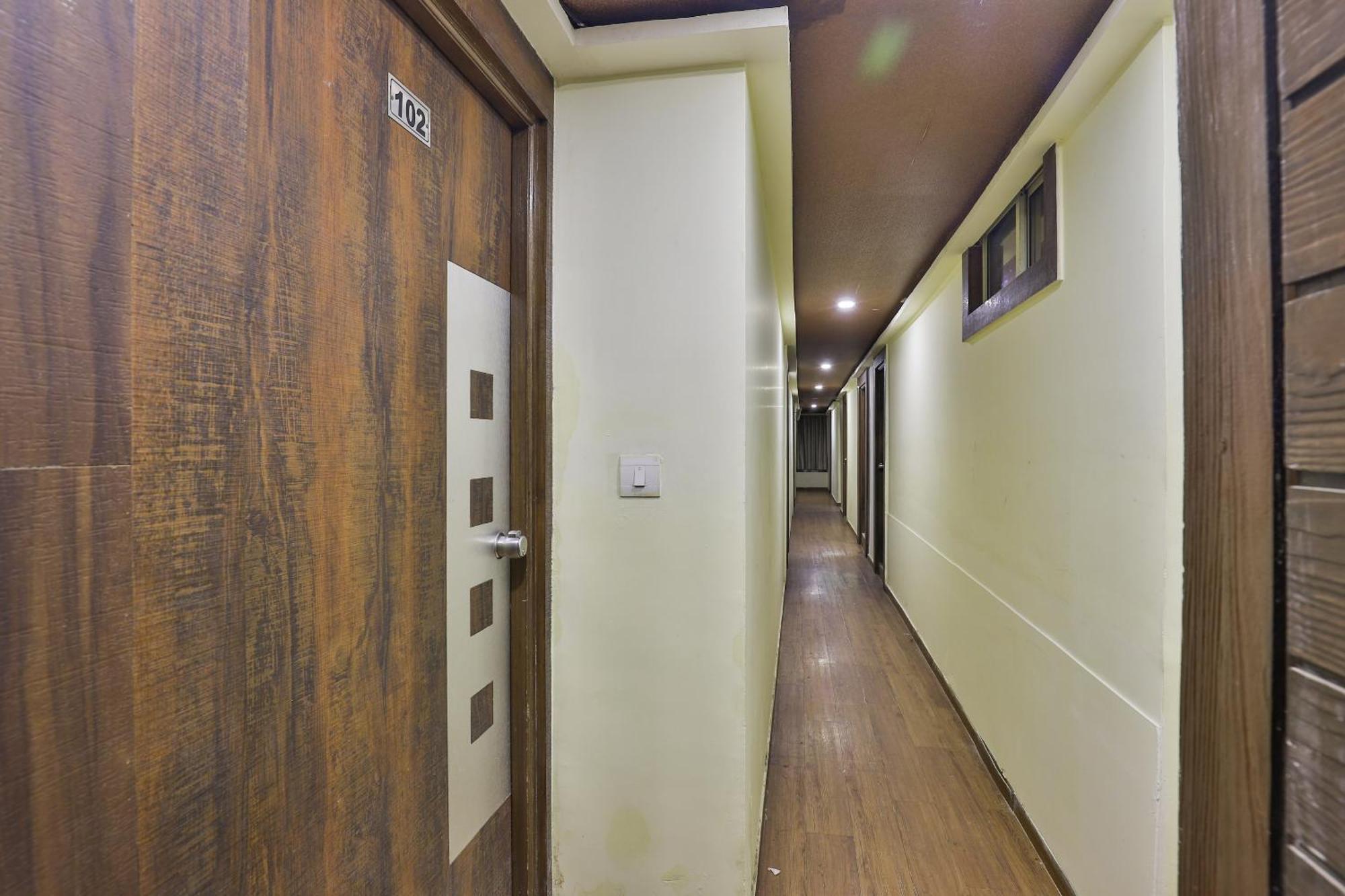 Hotel O Sri Balaji Residency Αχμπανταμπάντ Εξωτερικό φωτογραφία